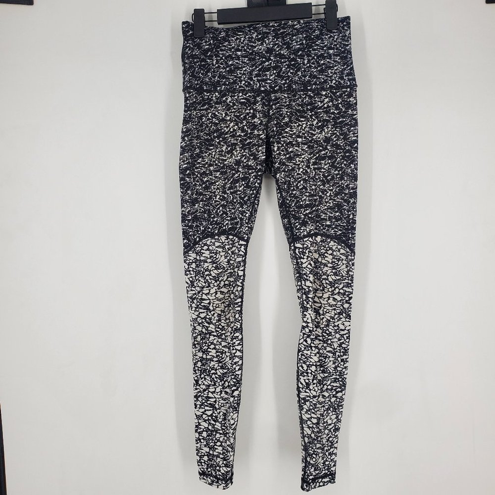 Lululemon wonder under pant Hi rise leggings. Size 8 Icebreaker White / Black